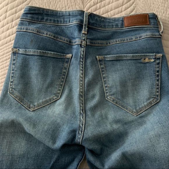 HOLLISTER DISTRESSED SKINNY JEANS - Picture 3 of 4